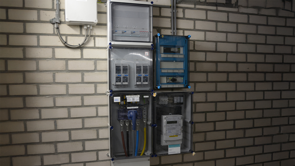 Stuurbox-duurzaamheid Stuur-box en blindstroom-regeling